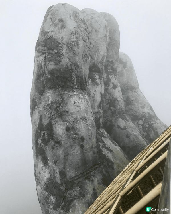 位於越南峴港的巴拿山，絕對是一個很值得去的打卡熱點，身處在迷...