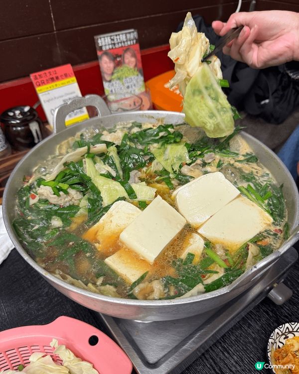 去福岡一定要試最出名嘅牛腸鍋，今次去左間百年老店，睇到都已經...