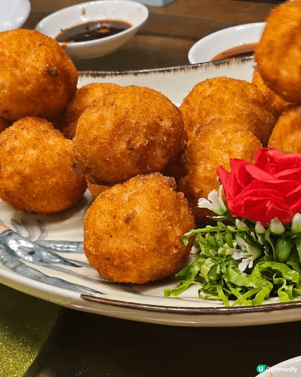 出名既手工八寶鴨及蝦球，要預早訂先有。美味可口，值得回味。