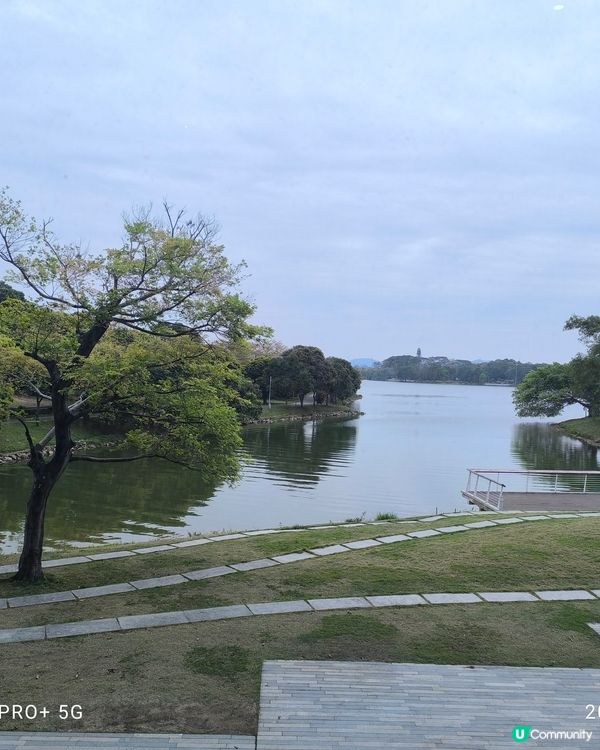 考察松山湖科學城展覽館