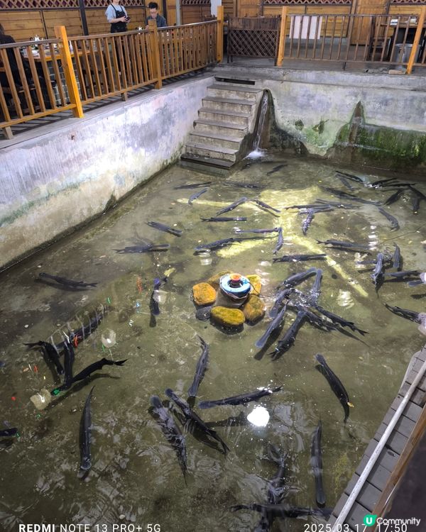 八畝八土灶農莊很有風味