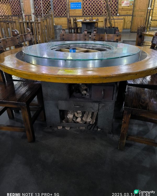 八畝八土灶農莊很有風味