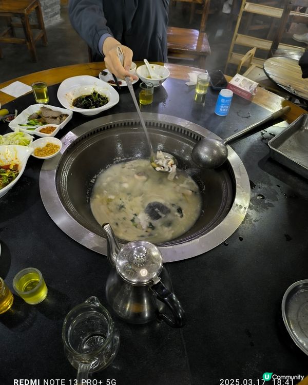 八畝八土灶農莊很有風味