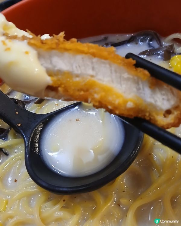 三文魚手捲、吉豬拉麵