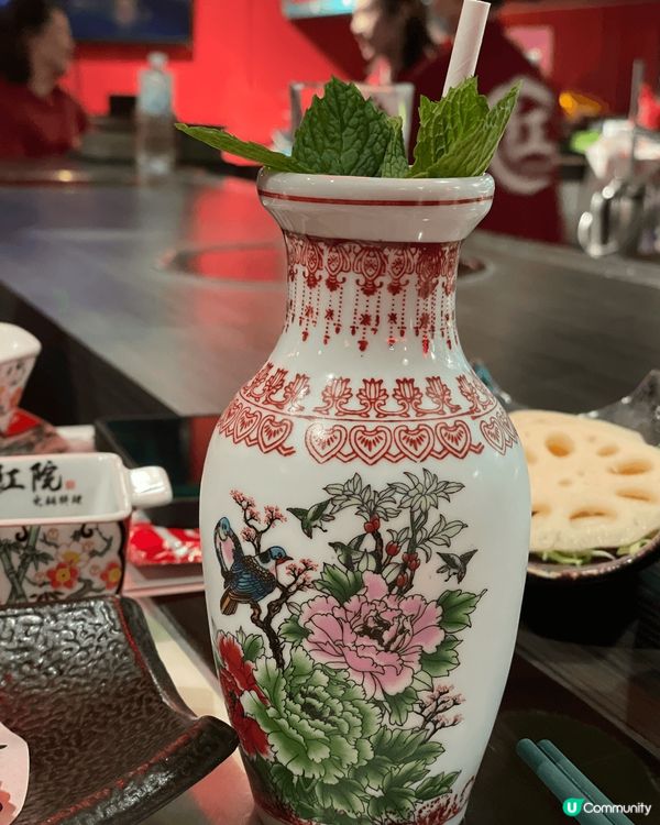 紅燈籠高掛，穿越古風時空：打卡怡紅院火鍋盛宴！ 📍怡紅院火鍋...