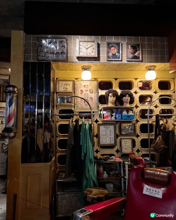 呢度係九龍城寨之圍城道具場景展覽，可以睇到懷舊嘅九龍城寨場景...