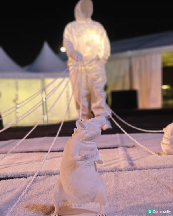 黃玉龍 x《UPWARD》原創藝術展覽登陸中環海濱,白天的連...