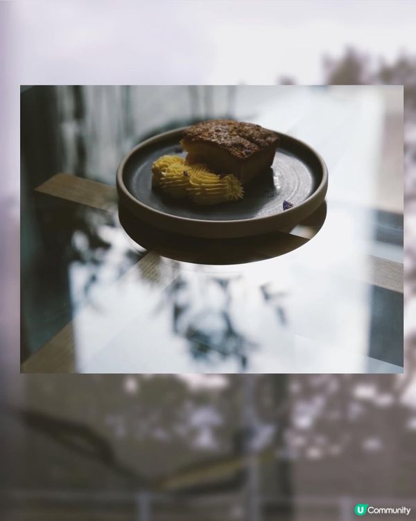 Spacious cafe near HKU