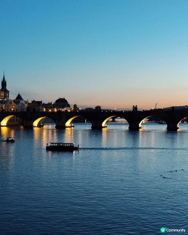 歐洲聖誕之旅✈️，吃喝玩樂之餘，再看見琳琅滿目嘅聖誕裝飾✨️...