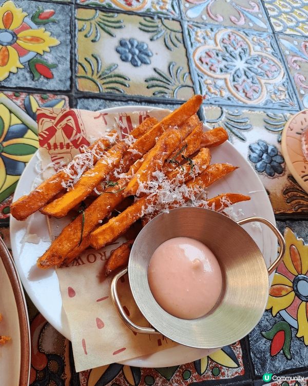 BROWNSTONE 布朗石西班牙餐廳，此餐廳位置優越，就在...
