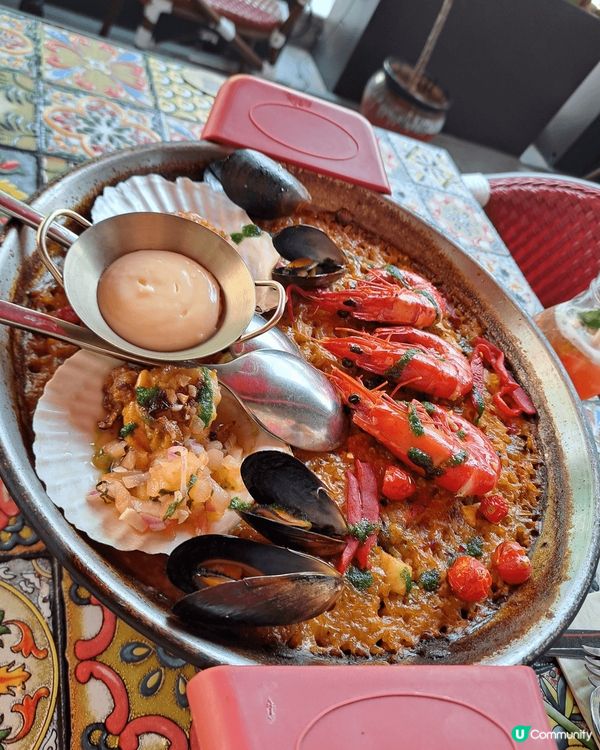 BROWNSTONE 布朗石西班牙餐廳，此餐廳位置優越，就在...