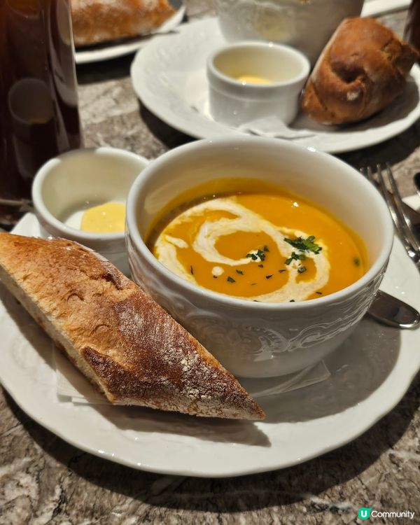 又一城必食😋車厘番茄醬蟹肉扭紋粉🦀🍝