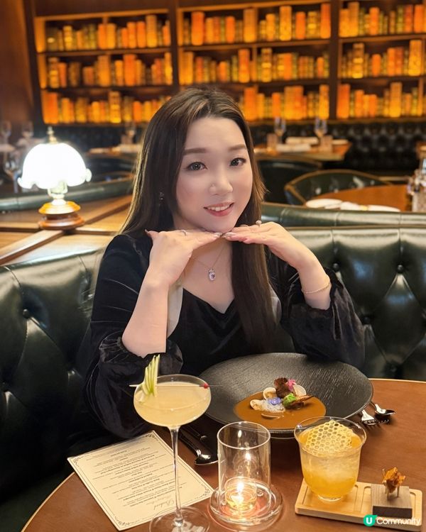 銅鑼灣慶生約會新去處 🎉  
古典圖書館餐廳，維港景色一流！