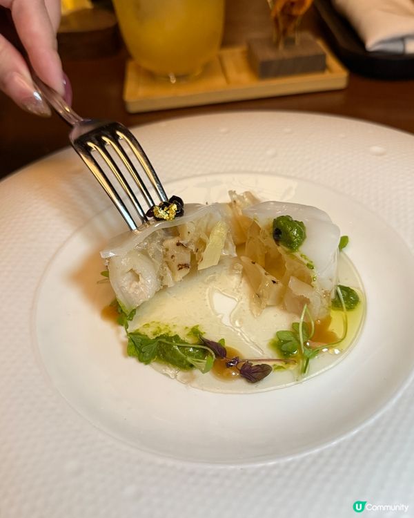 銅鑼灣慶生約會新去處 🎉  
古典圖書館餐廳，維港景色一流！