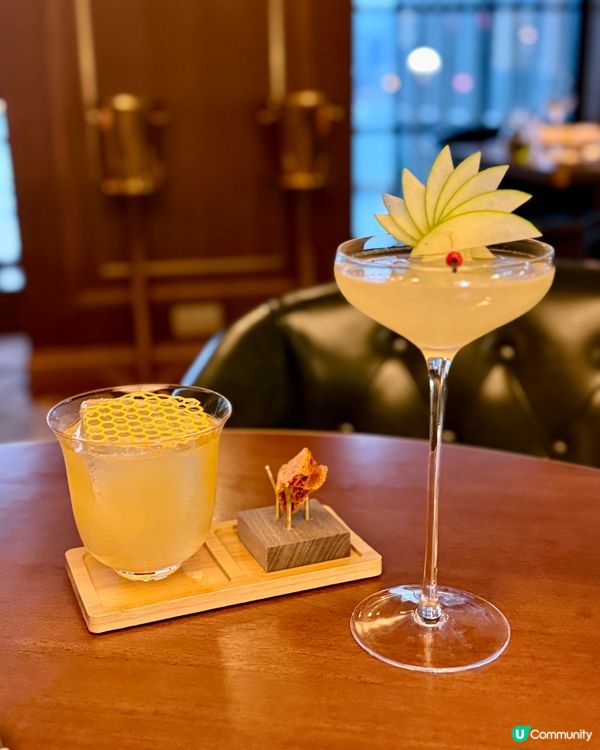 銅鑼灣慶生約會新去處 🎉  
古典圖書館餐廳，維港景色一流！