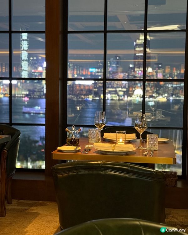 銅鑼灣慶生約會新去處 🎉  
古典圖書館餐廳，維港景色一流！