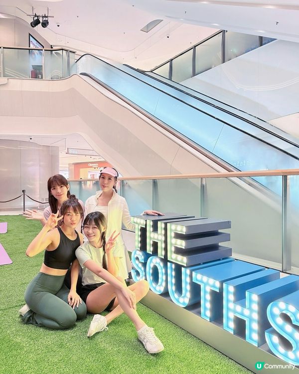 在商場體驗做瑜伽