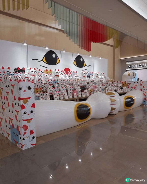 去啟德sogo弟一次見咁多招財貓，由入門口我已經見到5隻，之...