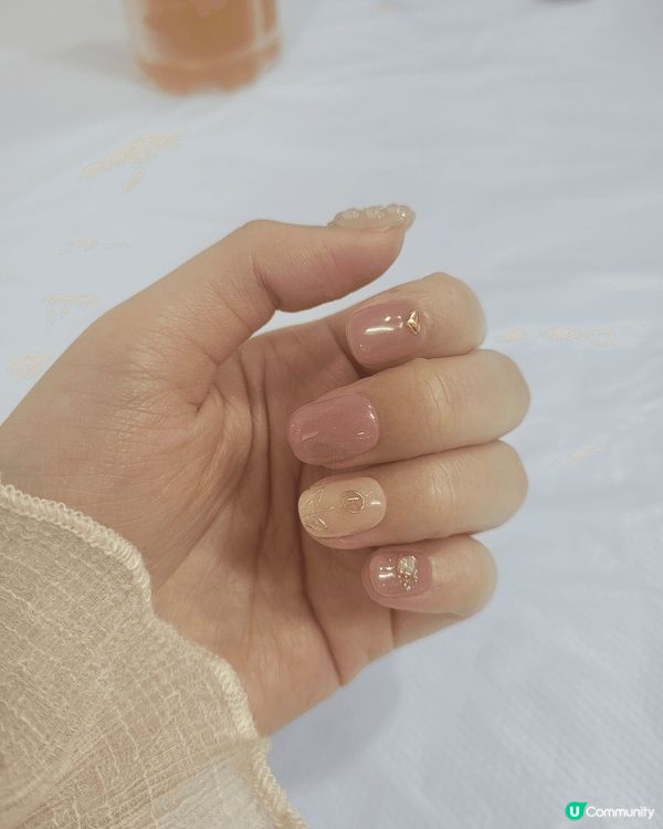 星空打咭餐廳，配上靚靚美甲，拎咩嘢上手影相，都會靚