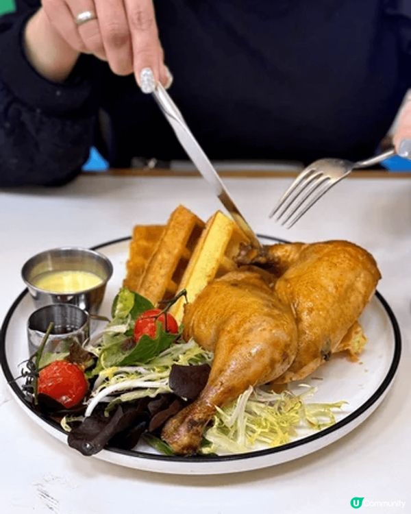 最喜歡同閨蜜去Café覓食，梳乎厘班戟、小食、咖啡等等，賣相...