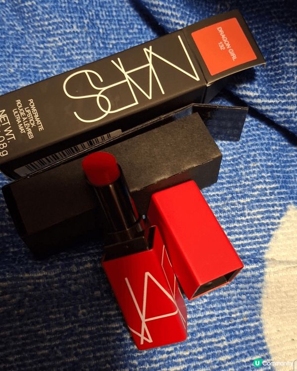 第一件好物是： NARS橙紅色唇膏， 塗後感覺好有活力和動力...