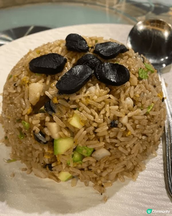 最近去咗榮哥廚房私房菜同阿媽慶祝生日響度食嘢好舒服。阿媽好滿...