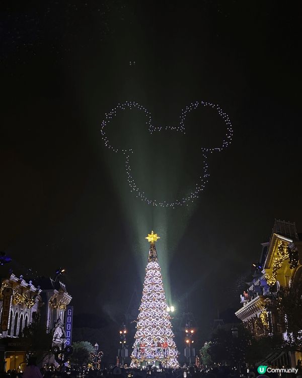 上年聖誕節去咗迪士尼打卡！每年聖誕嘅迪士尼都特別有氣氛，今年...