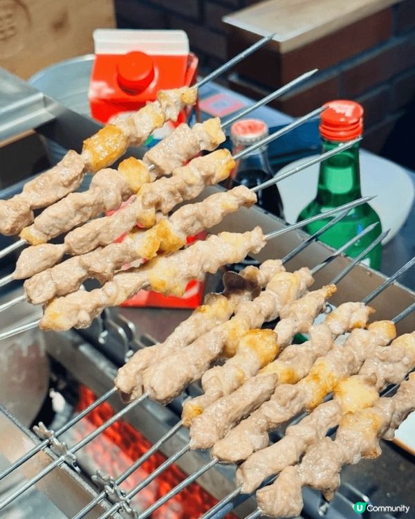 呢個店舖個名叫很久以前羊肉串，聽落個名好特別，店內既羊肉都係...