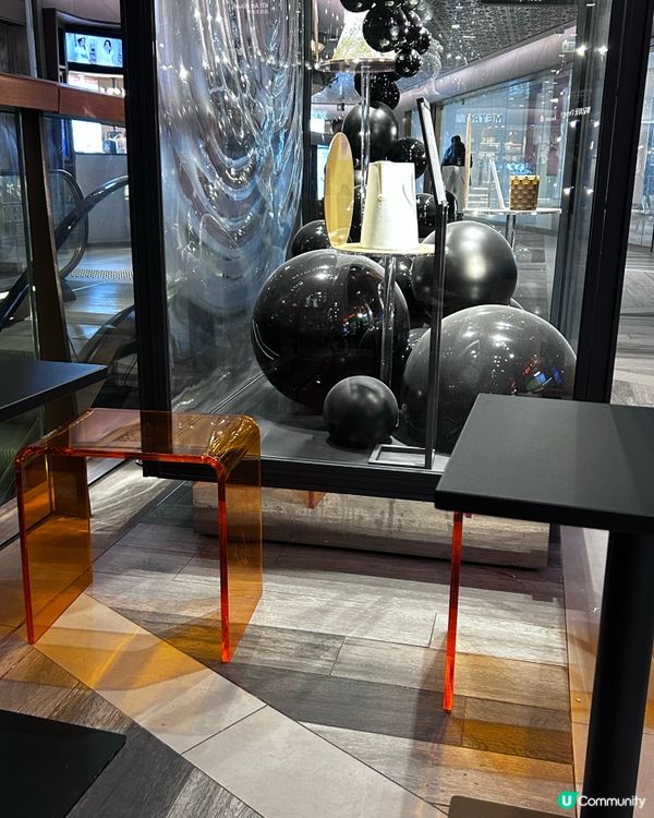 ## 歲月回不去 青春總在？📸 韓街頭品牌這宣傳也太復古了