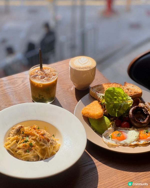 中環好chill嘅咖啡店☕️  荷李活道木系咖啡店