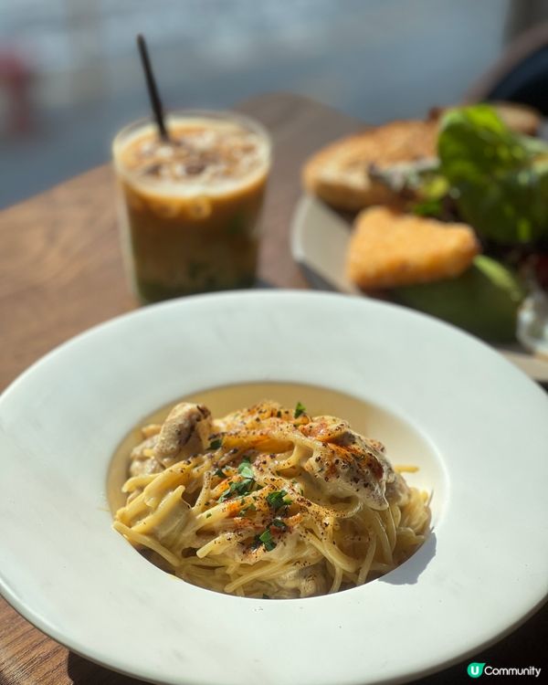 中環好chill嘅咖啡店☕️  荷李活道木系咖啡店