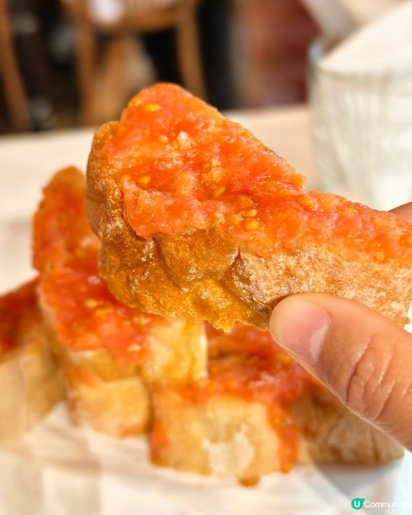 上環西班牙菜小店，非常熱鬧