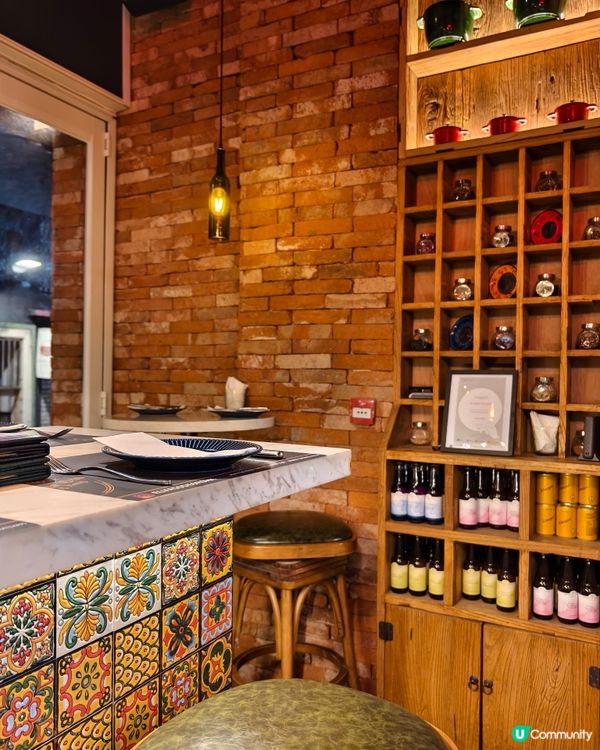 上環西班牙菜小店，非常熱鬧