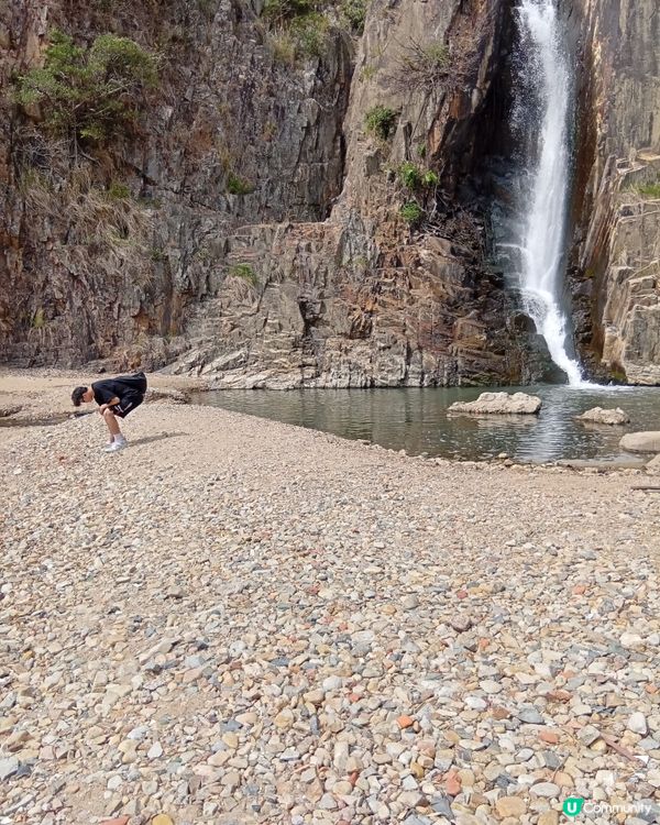  香港隱世瀑布，鬧市中嘅奇觀！🏞️