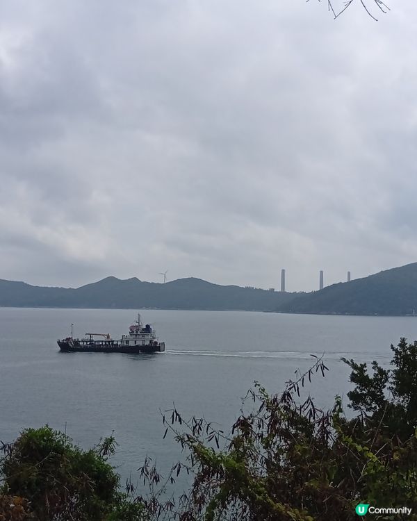  香港隱世瀑布，鬧市中嘅奇觀！🏞️