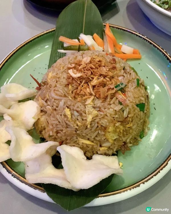 一邊睇滑浪一邊晚飯