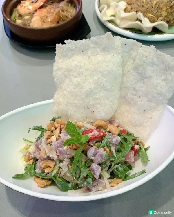 一邊睇滑浪一邊晚飯