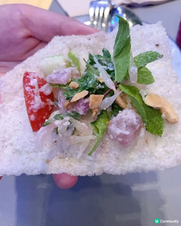 一邊睇滑浪一邊晚飯