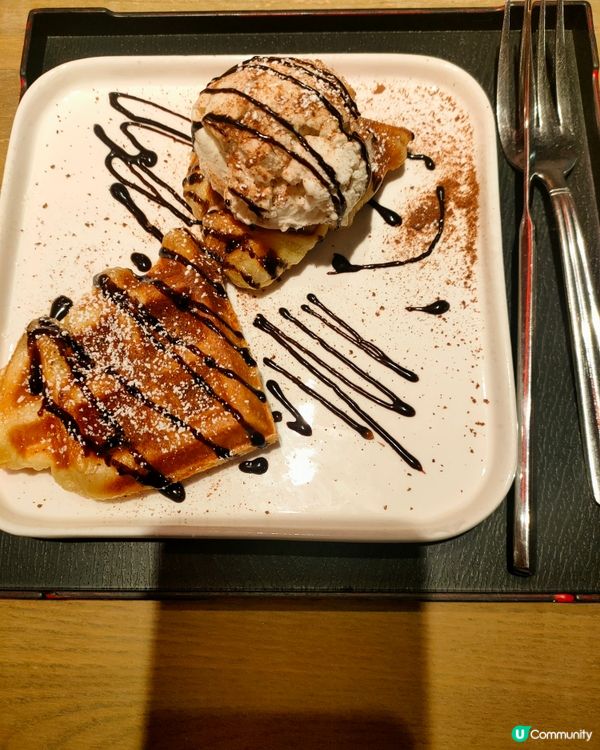 火鍋🍲跟餐加配甜品，雪糕窩夫🍦