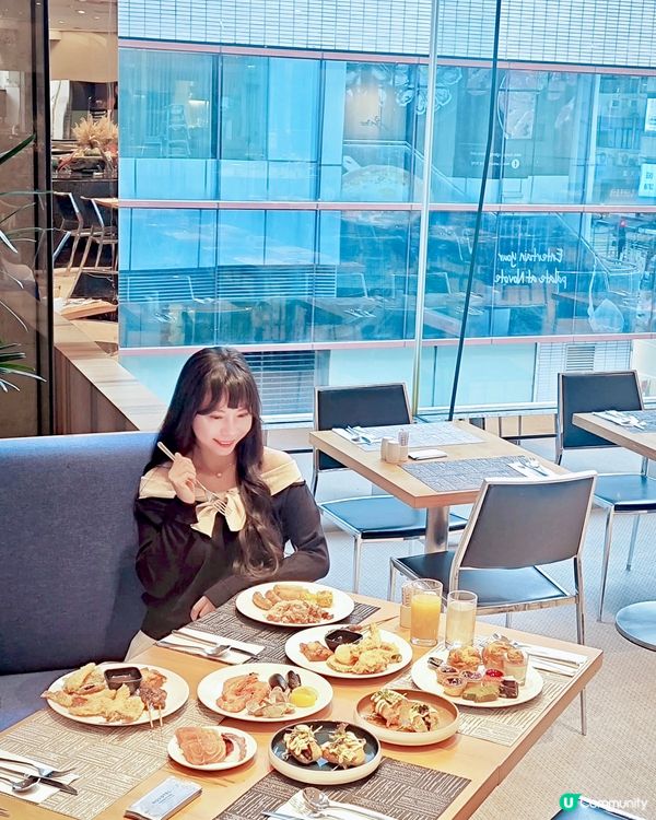 週末約咗朋友聚下,想一邊傾計一邊嘆下美食,朋友鍾意食甜點,我...