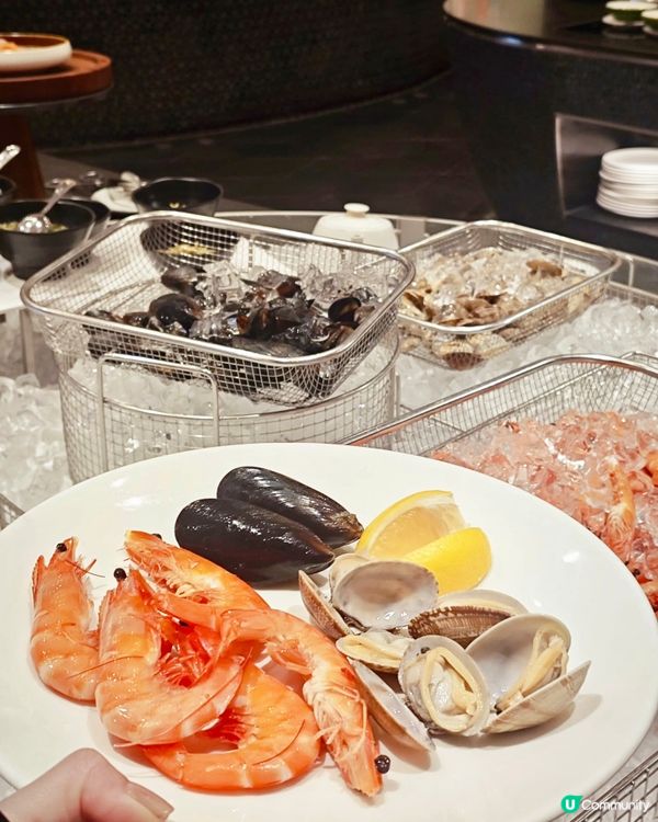 週末約咗朋友聚下,想一邊傾計一邊嘆下美食,朋友鍾意食甜點,我...