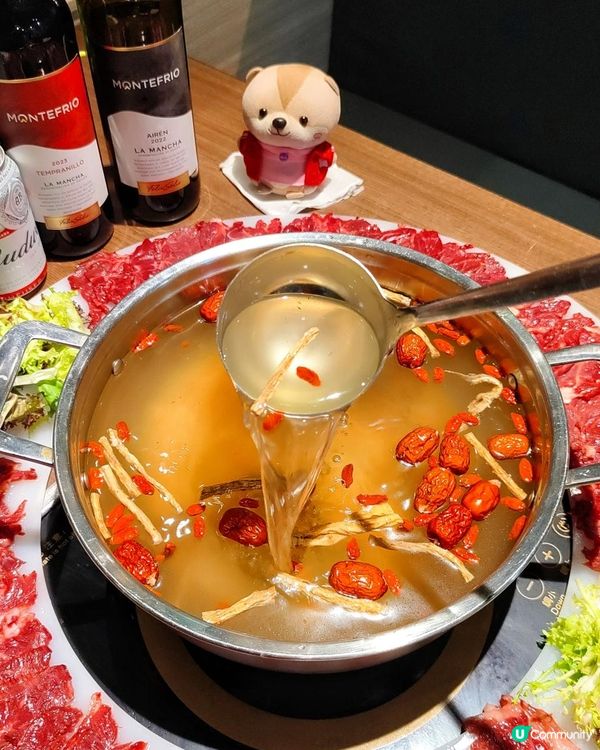 《香港首家新鮮現切潮汕牛肉火鍋》