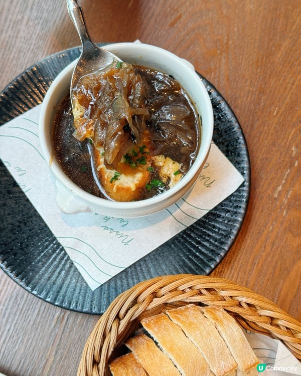 Chill lunch at Sheung Wan😋