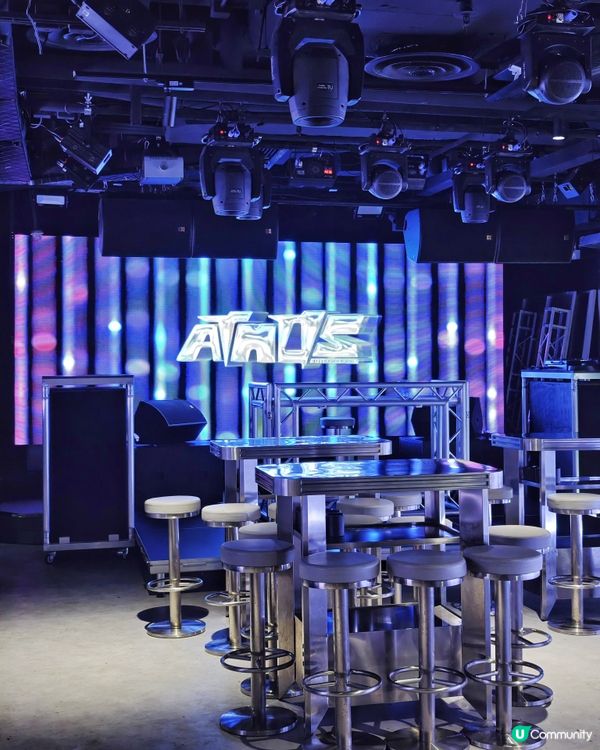 超Cyber😎樓上🍸酒吧🍴餐廳