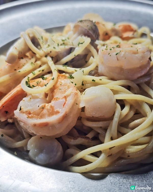 超Cyber😎樓上🍸酒吧🍴餐廳