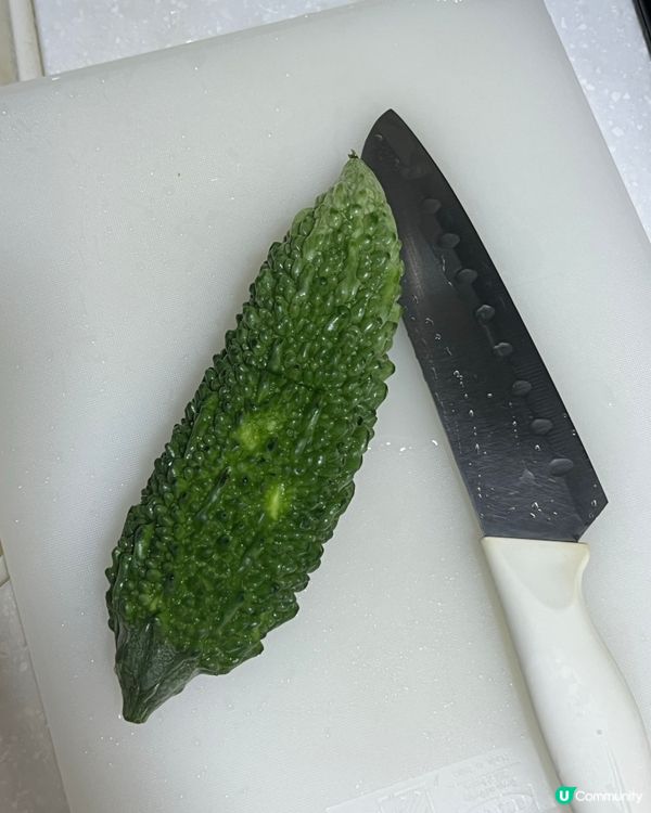 沖繩苦瓜炒蛋🙌🏻 用鹽醃至出水可減少苦味😻😻