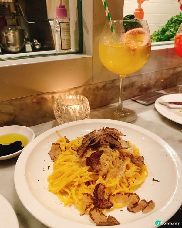 尖沙咀爆量黑松露手工意粉😍 配熱情果Cocktail🍹