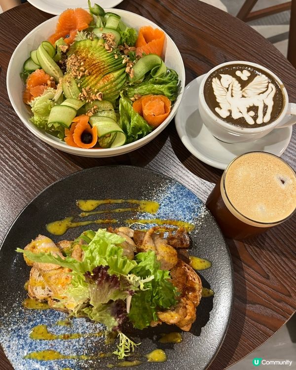 銅鑼灣新發現！🍯😋 感覺咖啡館 雞扒配牛油果酸種麵包