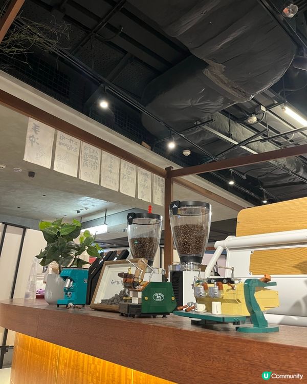 銅鑼灣新發現！🍯😋 感覺咖啡館 雞扒配牛油果酸種麵包