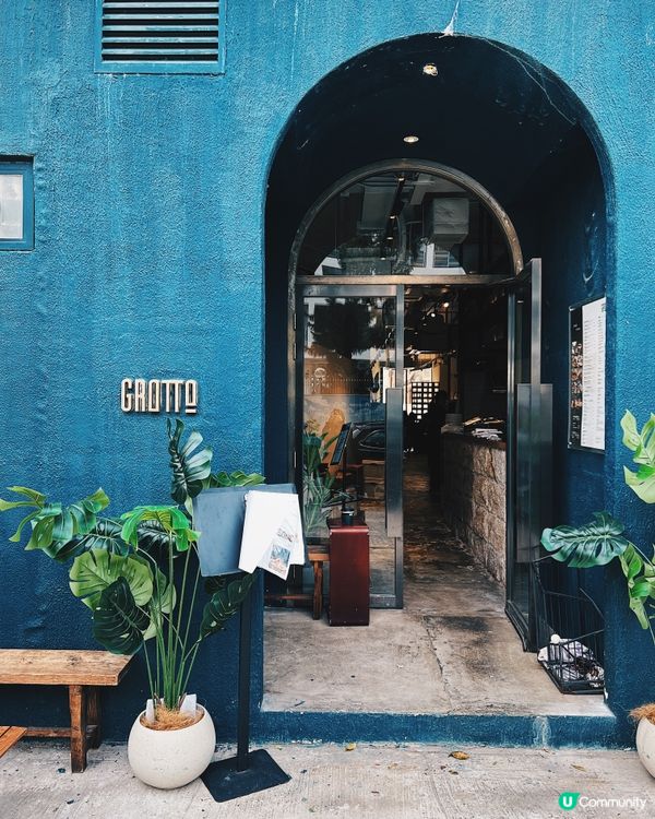 深藍色拱門打卡Cafe _Grotto
